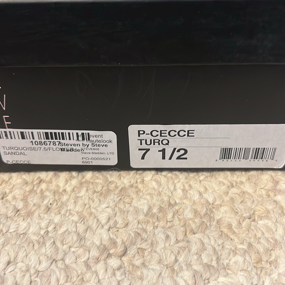 New in box Steve Madden green cecce flower sandals 7.5 - Picture 5 of 5